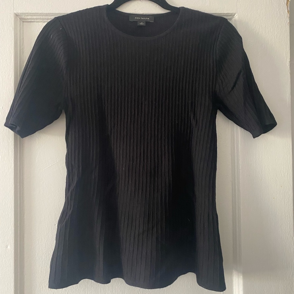 Ann Taylor Knit Ribbed Peplum Blouse / Top - Size Small